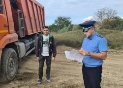 В Анапе, в песчаном карьере, арестованы 4 экскаватора, бульдозер и 16 грузовиков