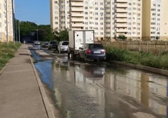 Семьи военнослужащих в Анапе бросили на произвол: на улице Солдатских матерей текут канализационные стоки 