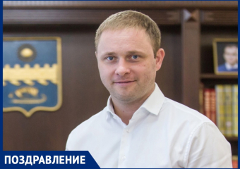  Мэр города Василий Швец поздравил анапчанок с 8 Марта