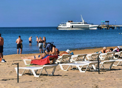 В Анапе начинают медленно разбирать пляжную инфраструктуру 