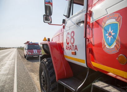 В Анапе после падения обломков беспилотника произошёл пожар на склоне горы