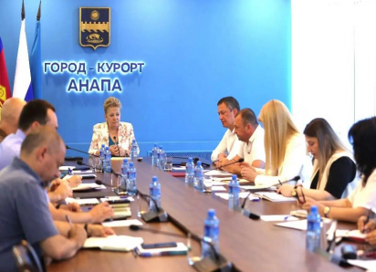 Светлана Маслова провела совещание по курортному сезону: туристы едут, пляжи готовят, вокзал приводят в порядок