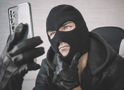 Житель Анапы перевел мошенникам более 1,7 млн рублей