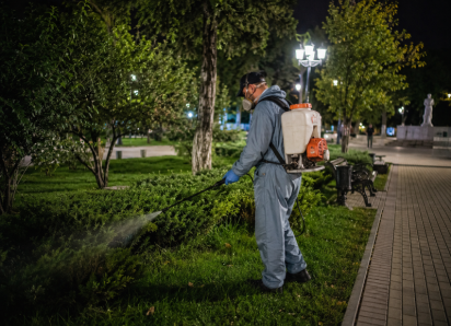 В Анапе и сельских округах обработают общественные территории от клещей