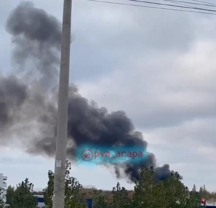 В Витязево под Анапой разгорелся пожар