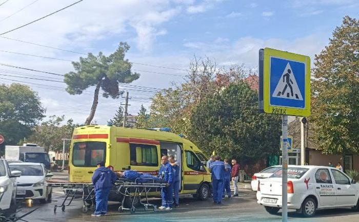 В серьёзном ДТП в Анапе пострадал сотрудник скорой помощи