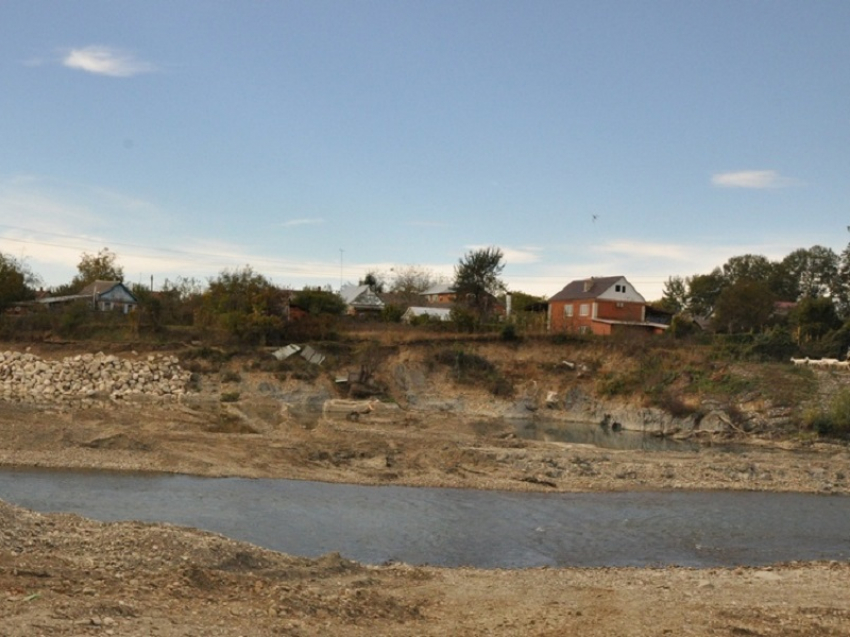 В Анапе расчистят опасные участки русел рек