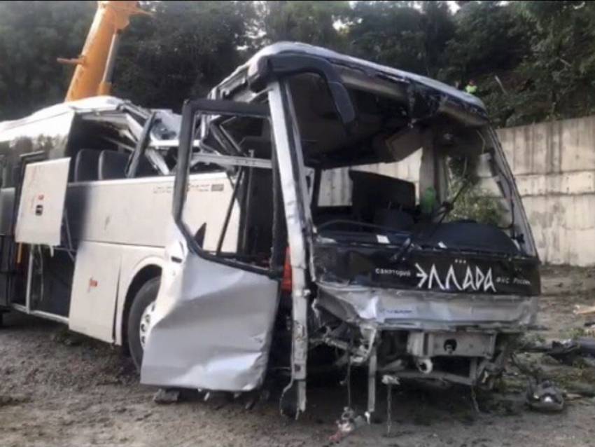 С водителя автобуса из Анапы, который попал в страшное ДТП, сняли обвинение по одной статье