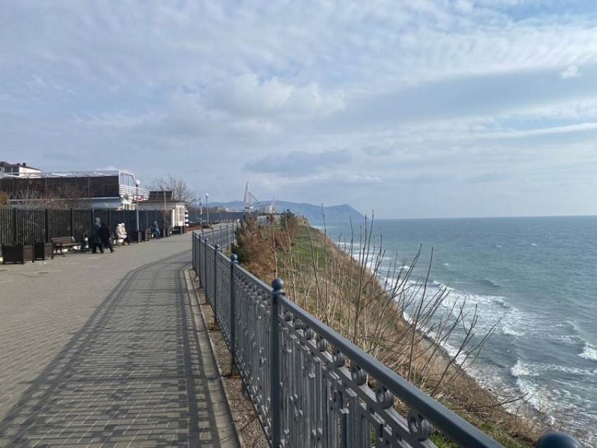 Во Всемирный день поцелуя в Анапе загорать надо осторожно