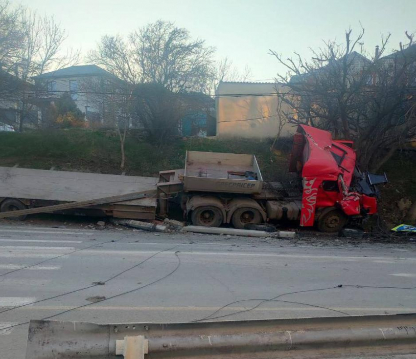 Жёсткое массовое ДТП с грузовиком произошло в Супсехе под Анапой