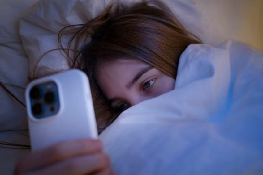 Анапчанам на заметку: компания Apple предупредила пользователей об опасности сна рядом с iPhone