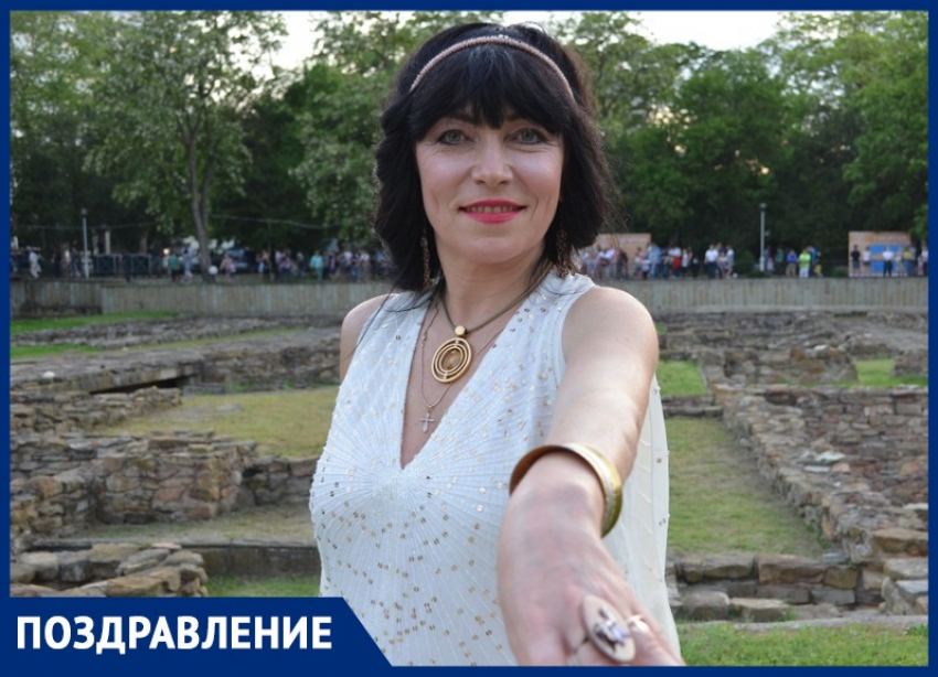 Замечательную, очаровательную, утончённую Елену Носкову-с Днем рождения!