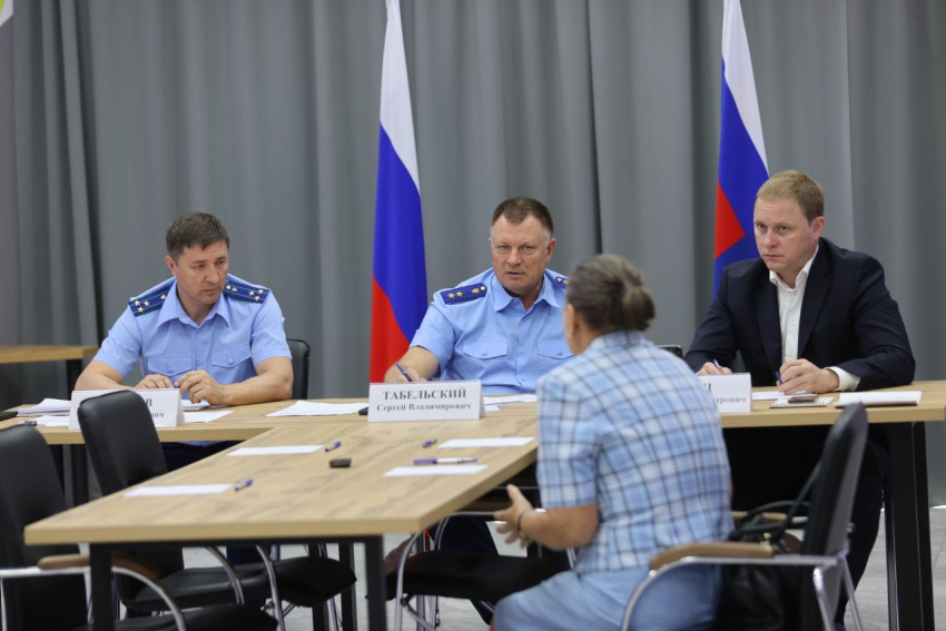 Новая скважина до конца года – в Гостагаевской прошел выездной прием граждан 