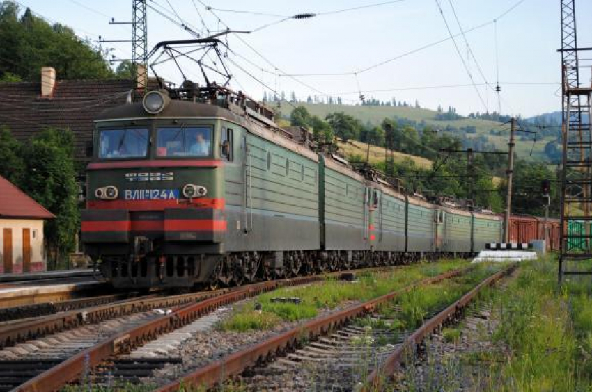 Стали известны подробности гибели молодой женщины под колесами поезда Москва - Анапа