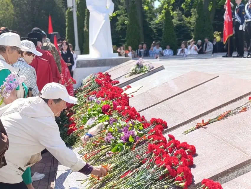 Как Анапа отметила День Победы: торжественные мероприятия, память и праздник по всему городу