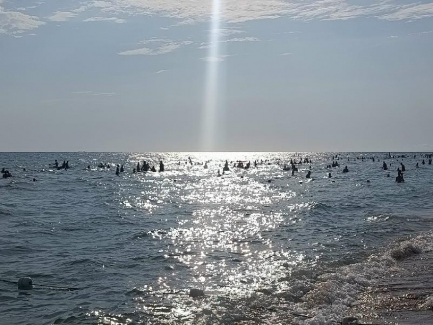 На улице +30, а море — в холодильник: в Анапе начинается период отжимного ветра