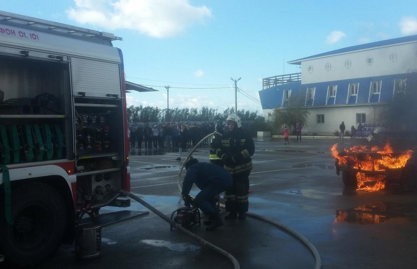Пожарные в Сукко потушили пожар в «Смене»