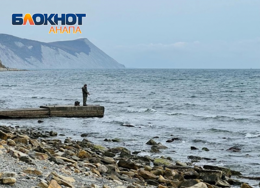 В предпоследний теплый день в Анапе облачно