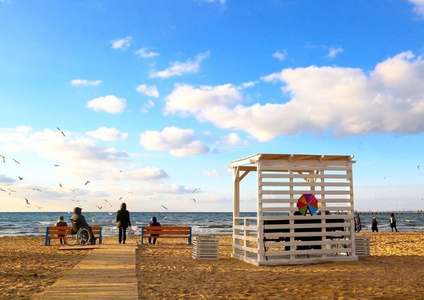В Анапе уже обустроили 10 зон для отдыха на «зимних пляжах"