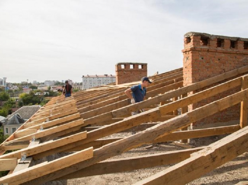 В Анапе начали ремонтировать детскую поликлинику