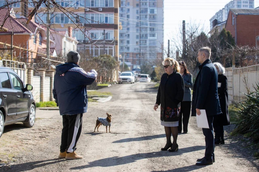 Глава Анапы проверила ремонт дорог в Алексеевке и осталась недовольна работой подрядчиков