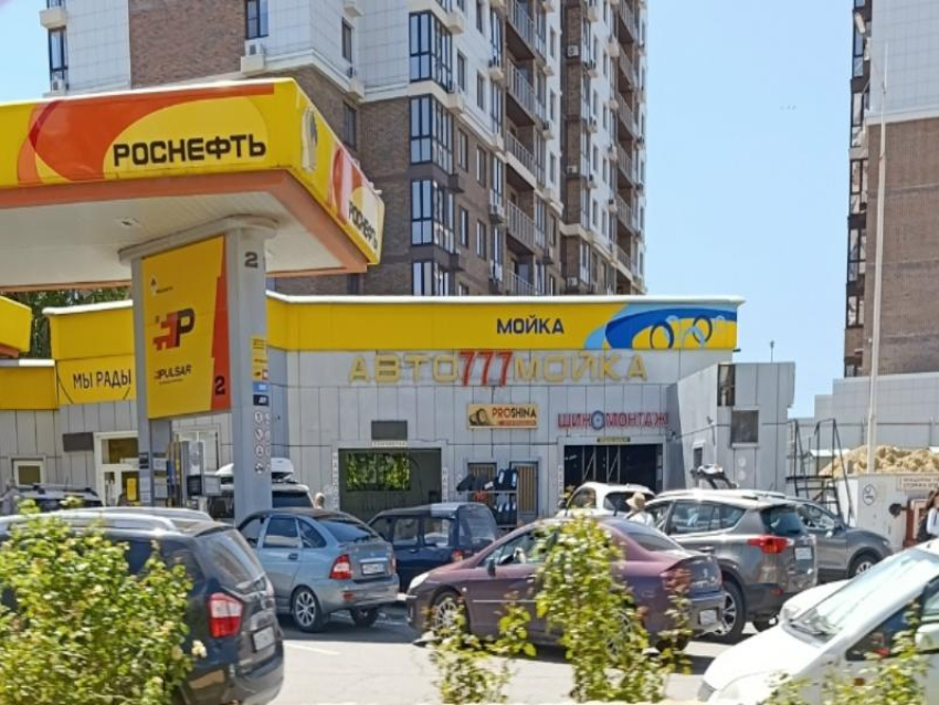 Топливо в Анапе: обстановка на заправках улучшилась, но бензин есть не везде