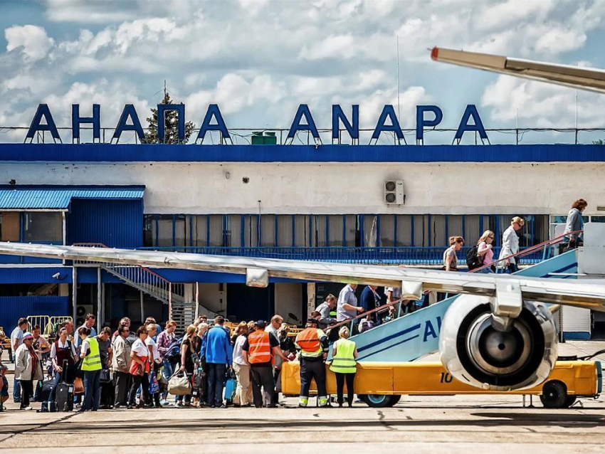 Анапский аэропорт обслужил 227 тысяч человек