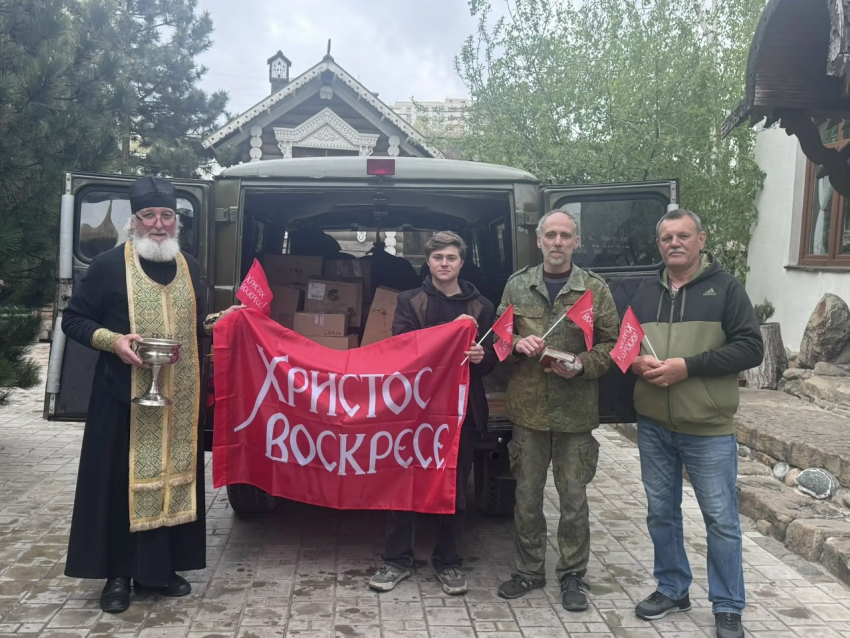 Прихожане анапских храмов передали военнослужащим автомобиль и гуманитарную помощь