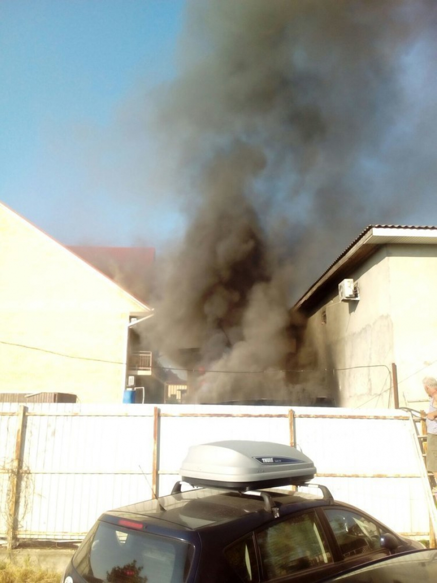Пожар в Витязево под Анапой потушили местные жители