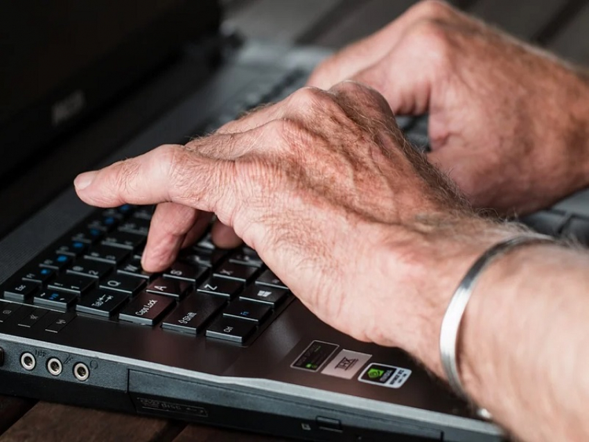 Пожилым анапчанам хотят запретить крупные денежные онлайн-переводы