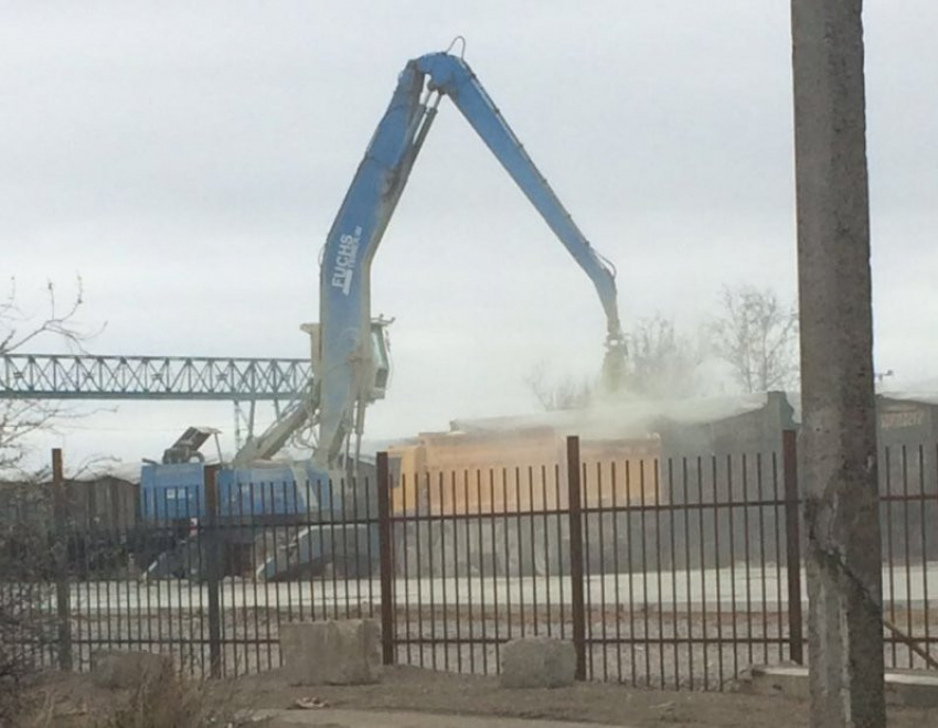 Местные жители выступили против перевалки серы открытым способом недалеко от Анапы