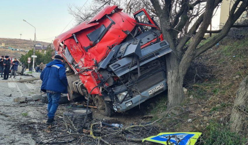 Стали известны подробности жёсткой аварии в Супсехе: комментарий полиции Анапы