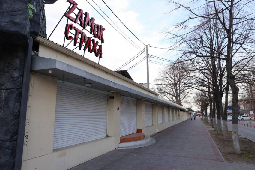 В Анапе суд обязал снести самовольные постройки рядом со стадионом «Спартак»