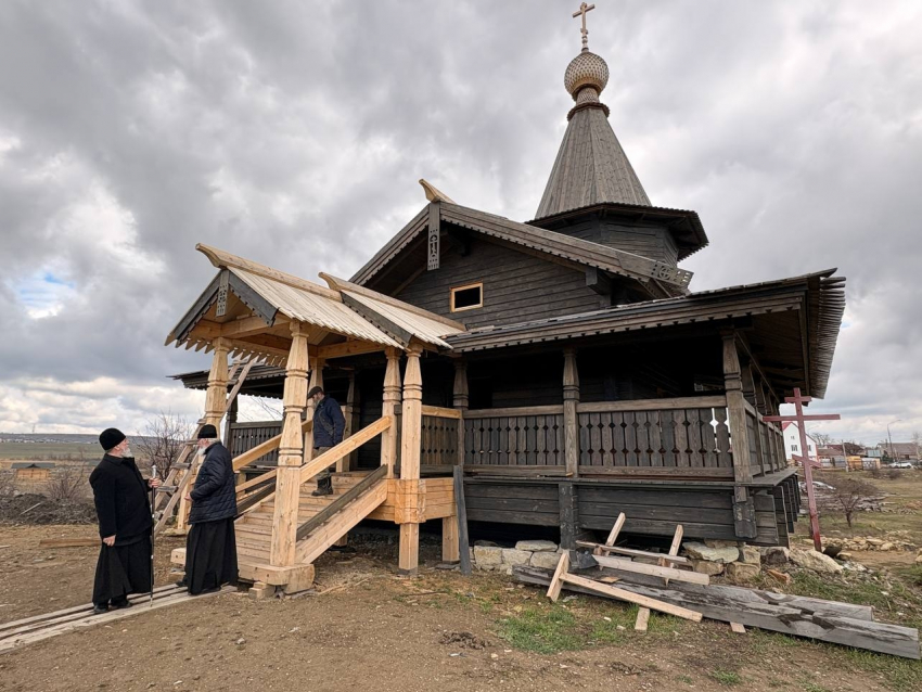 В Анапе строят восемь новых храмов и готовят православную гимназию