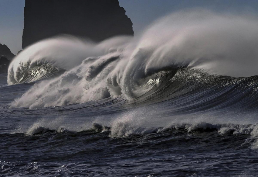 Эстренное сообщение: в Анапе сильные порывы ветра и ухудшение погодных условий