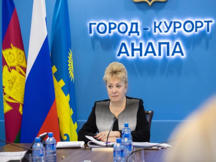 Светлана Маслова лично проверила ход работ на дороге в станице Анапской после жалоб жителей