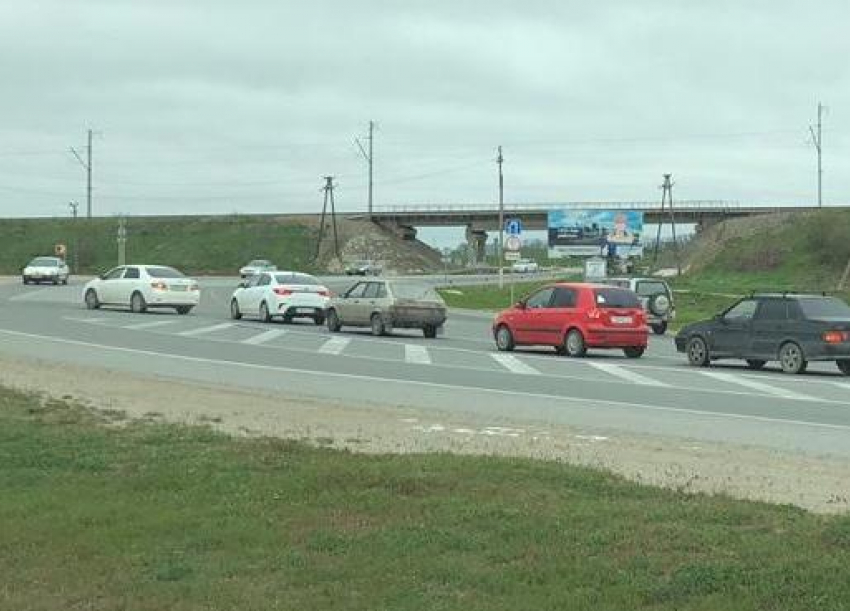 Опасный поворот для водителей в Анапе сделали безопасным