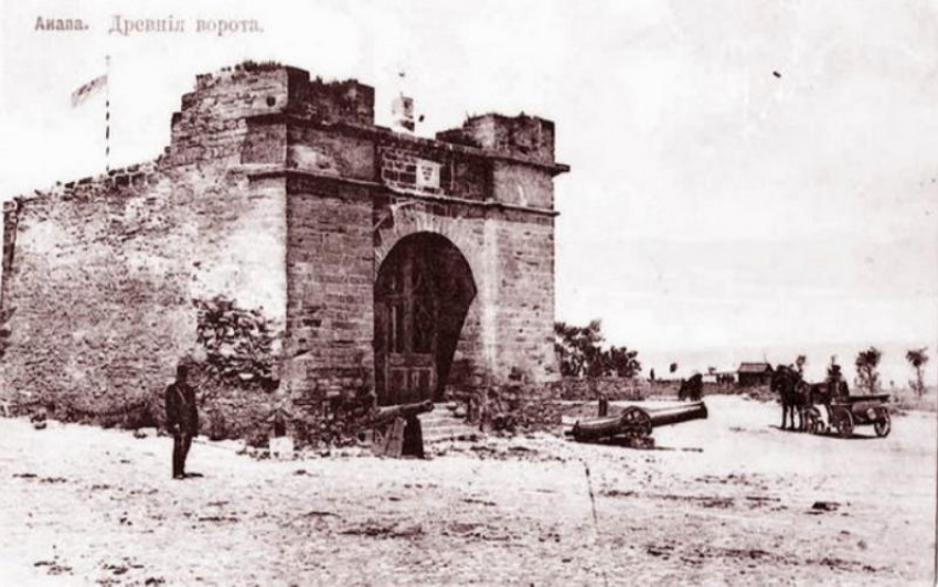 Крепостная улица в Анапе: история места, где начинался город