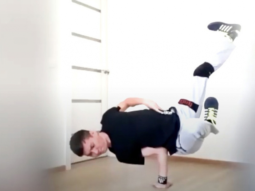 Дмитрий Актобанов, новый участник конкурса:  «Сидим дома, но не сидим на месте!»