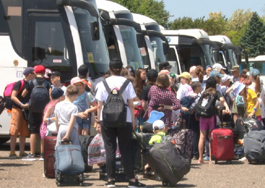 Около 500 детей одновременно приехали на отдых в Анапу