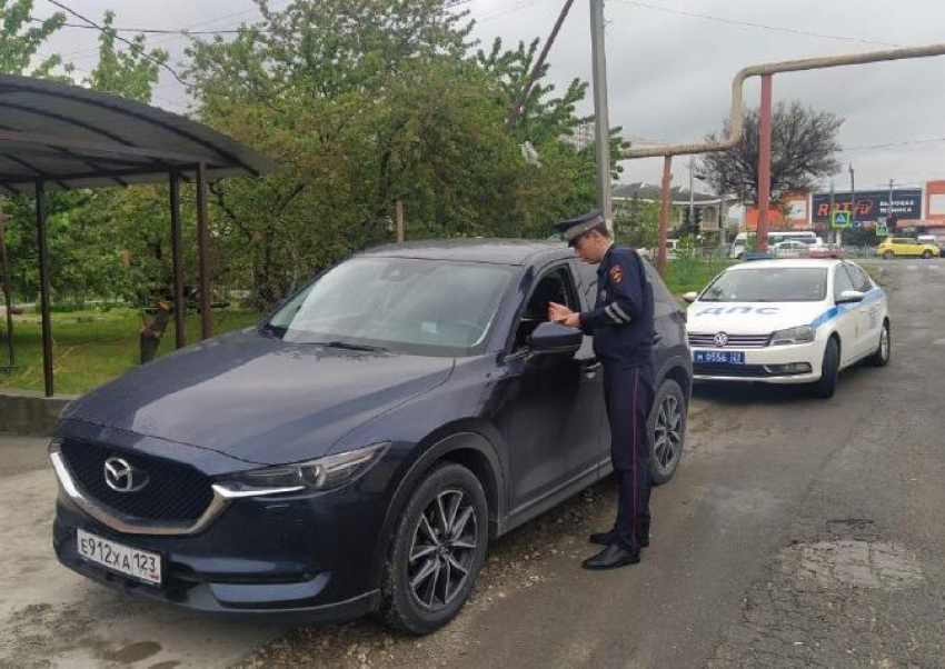 В Анапе автоледи заехала на пешеходный переход и была найдена полицейскими