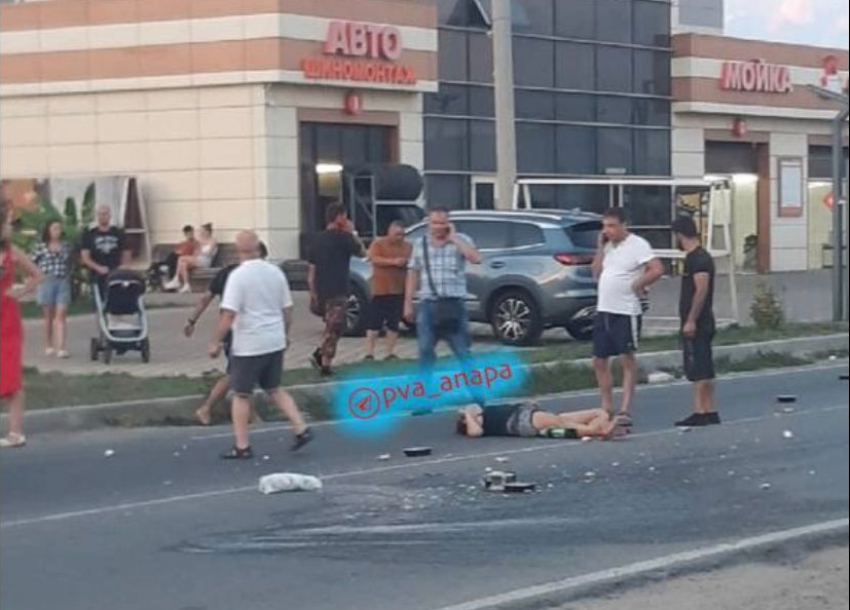 Женщина переходила дорогу в неположенном месте и была сбита машиной в Анапе