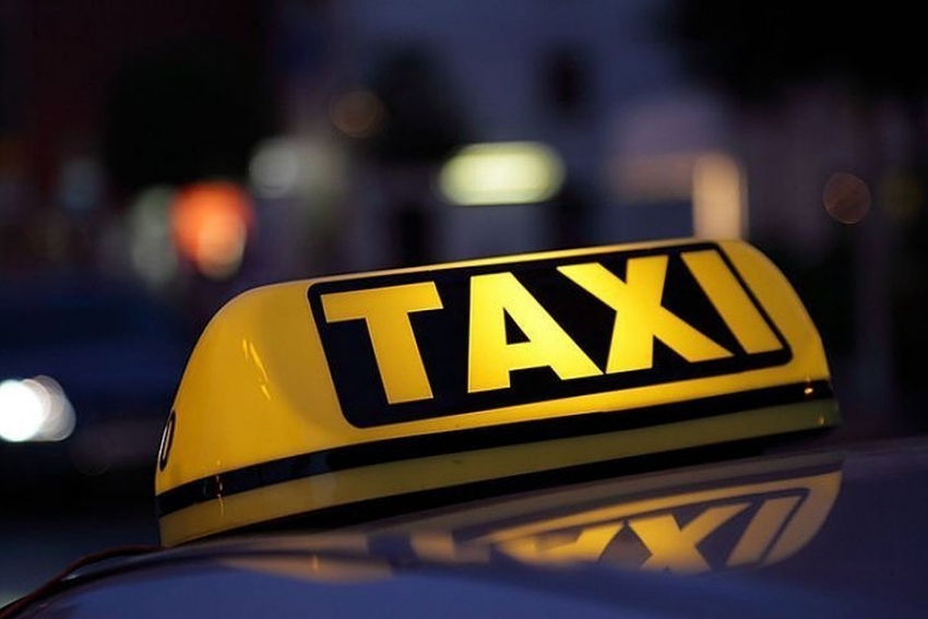 Таксист пырнул ножом пассажира за то, что тот отказался оплачивать проезд в пригороде Анапы