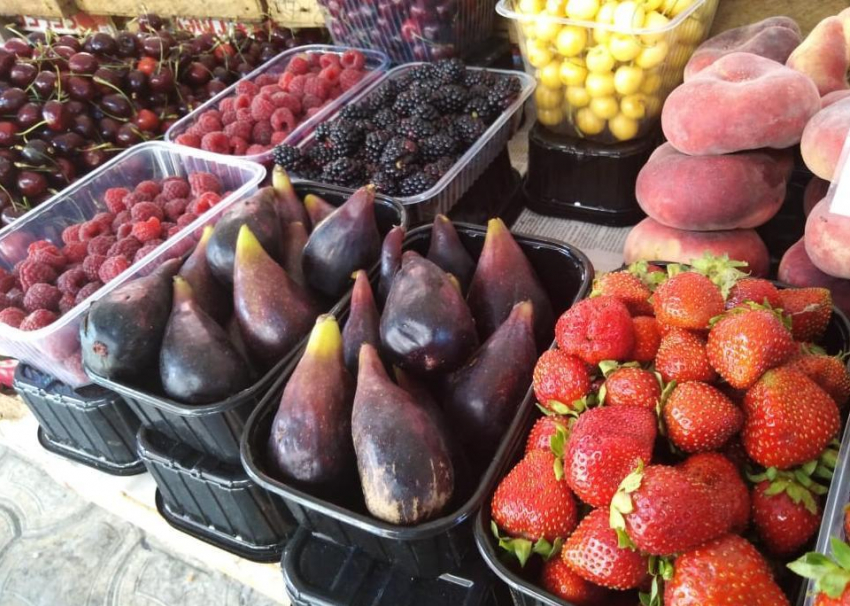 Почём сейчас, в июле,  фрукты и ягоды в Анапе?
