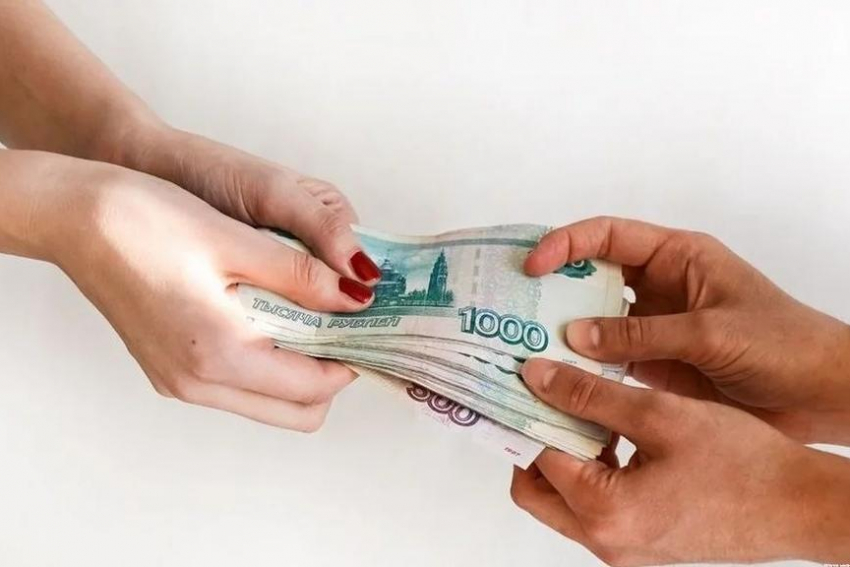 За 27 000 рублей преподаватель в Анапе обещала поставить учащимся нужные оценки