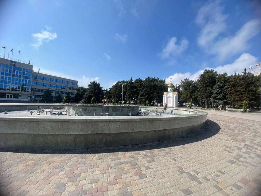 Если в фонтане нет воды – значит анапчане празднуют день ВДВ 