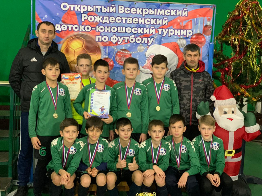 Анапские футболисты заняли первое место на Всекрымском турнире в Керчи