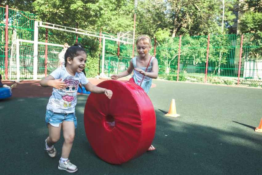 В Анапе открылись летние дворовые площадки для детей