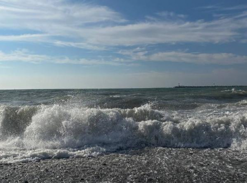 В Анапе продлили запрет на купание в море