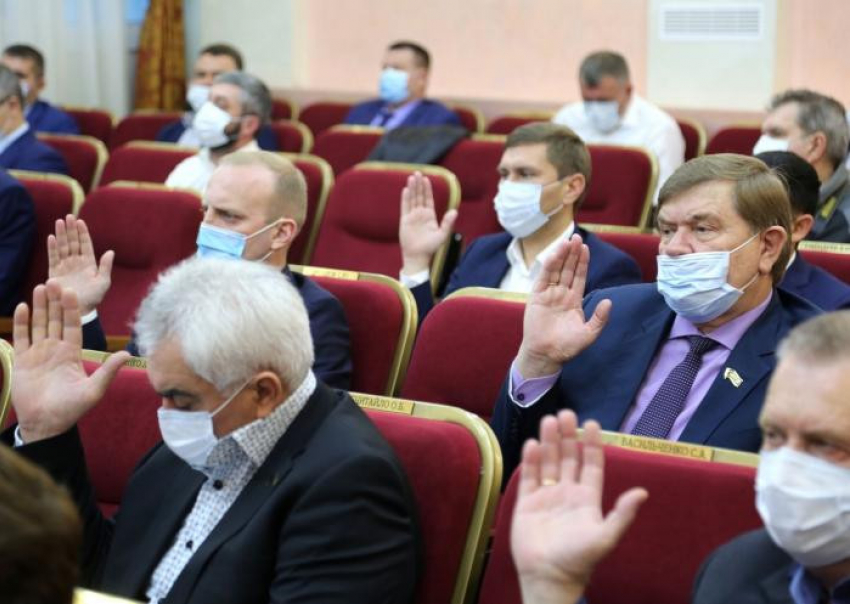 В Анапе депутаты утвердили кандидатуры четырёх новых начальников управлений 